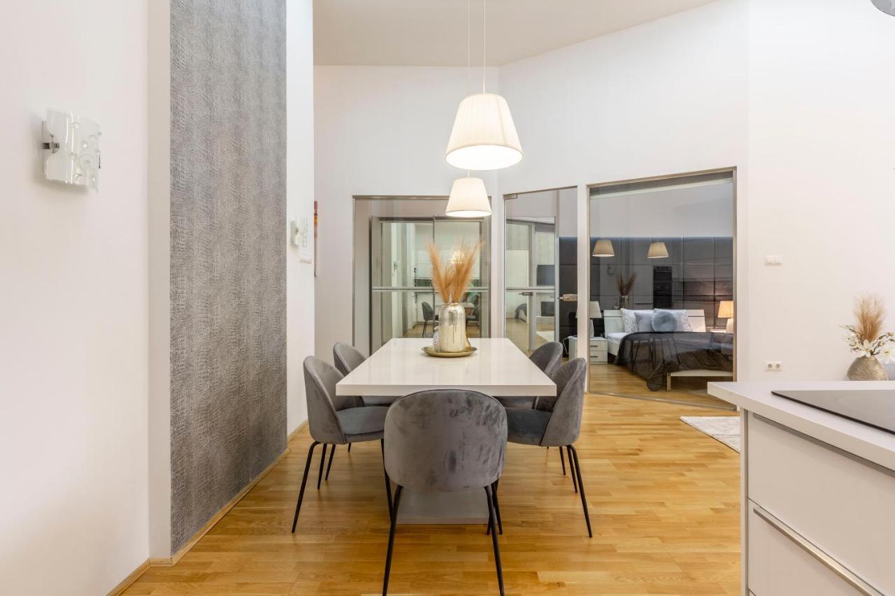 Luxurious & Spacious Downtown Residence In Liszt Ferenc Square 부다페스트 외부 사진